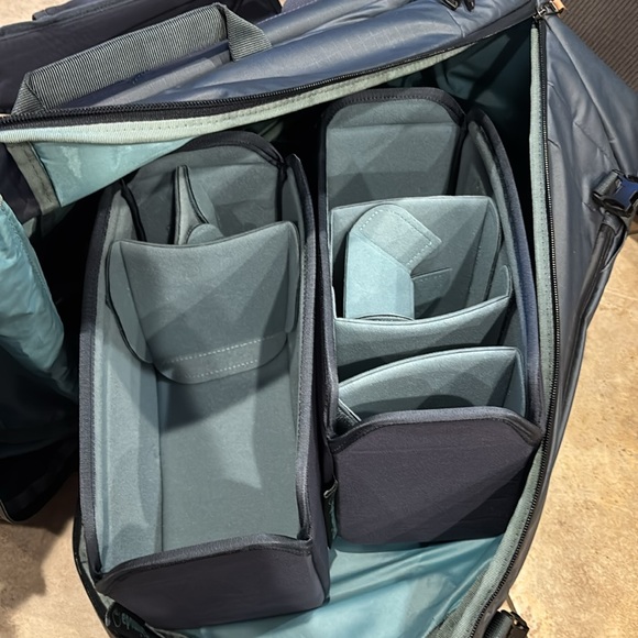 SHIMODA DESIGNS EXPLORE 40 BACKPACK Like New 24x14x10 Blue Night - Picture 16 of 16